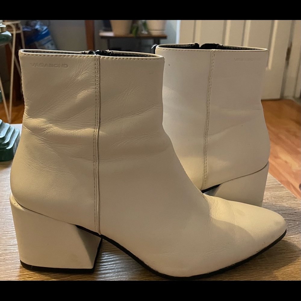 White womens vagabond vintage booties